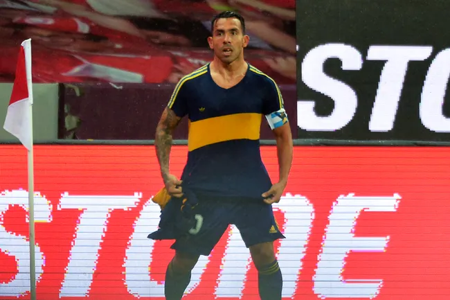 Tevez ante Inter de Porto Alegre. (Foto: Getty)