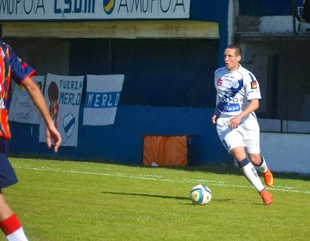 Iván Morán en su paso por Deportivo Merlo.