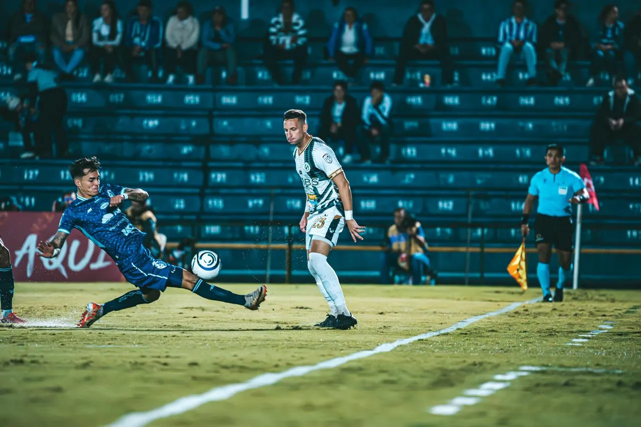 Iván Morán en Verdes FC de Belice.