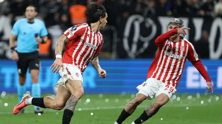 Alexis Castro festejando el 1-0 de Estudiantes.