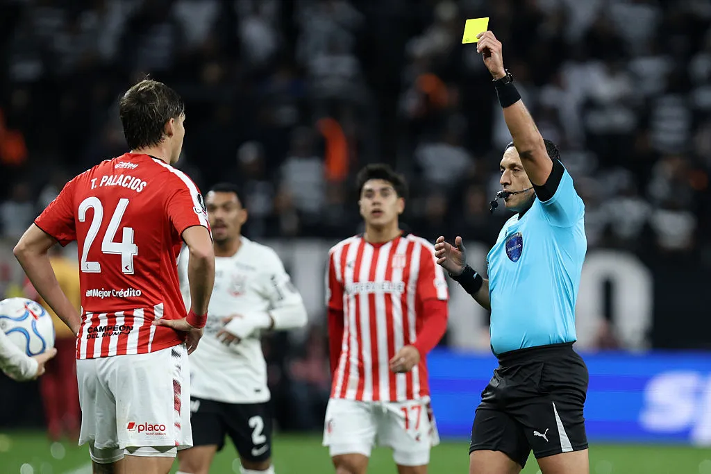 Tomás Palacios, se pierde la semifinal de la Copa Libertadores por acumulación de amarillas. (Getty Images)