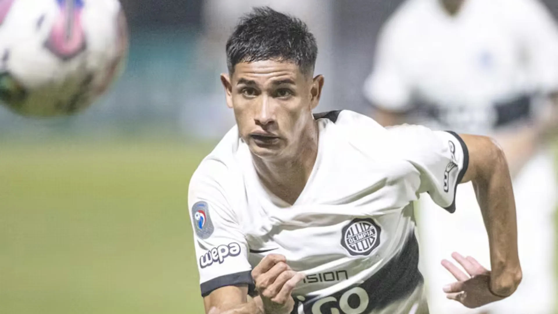 Pedro Zarza, juvenil de Olimpia que pretende River.