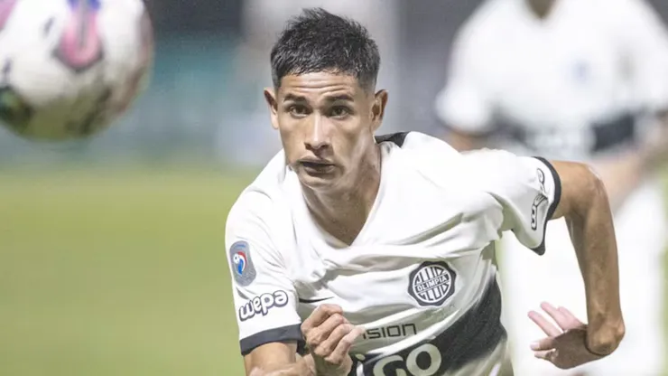 Pedro Zarza, juvenil de Olimpia que pretende River.