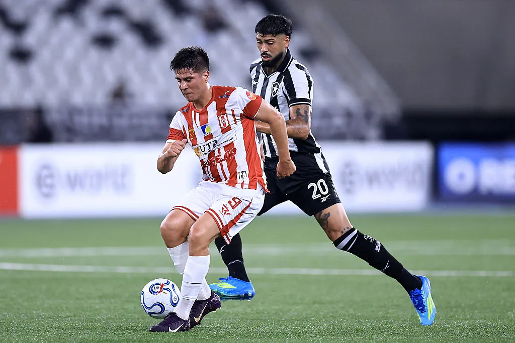 Jonatan Cristaldo, durante su etapa en Independiente Petrolero. (Getty Images)