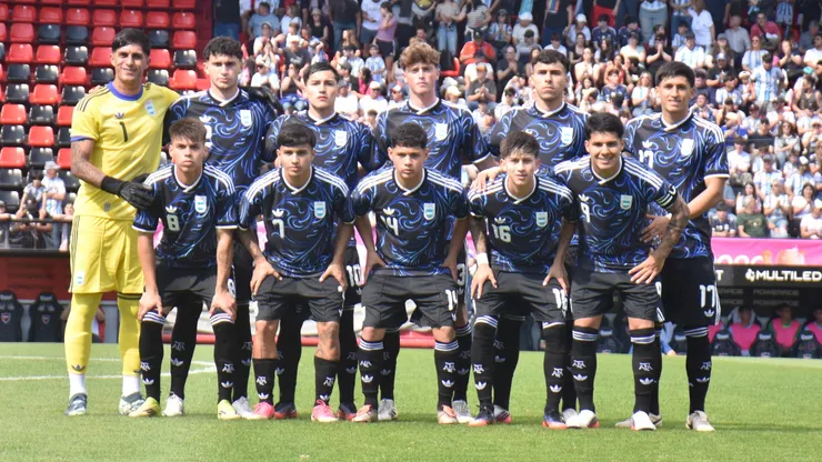 El equipo titular de Argentina ante Uruguay en los Juegos Suramericanos.