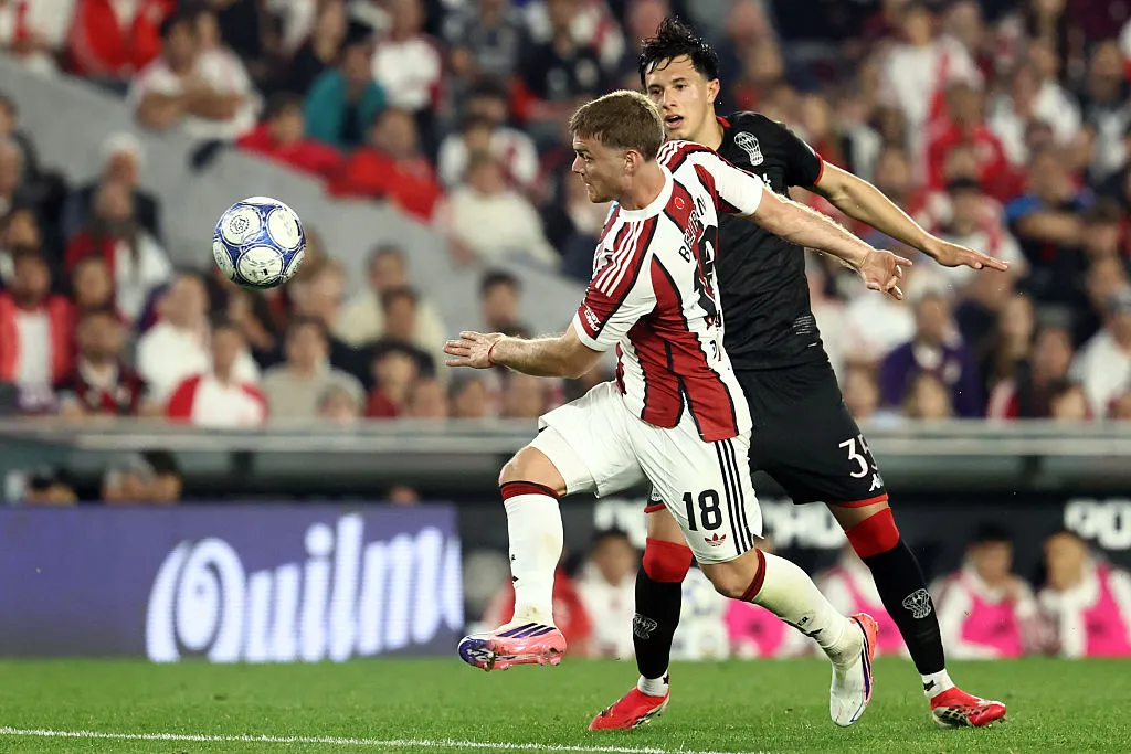 Lucas Beltrán en River – Huracán. (Getty Images)