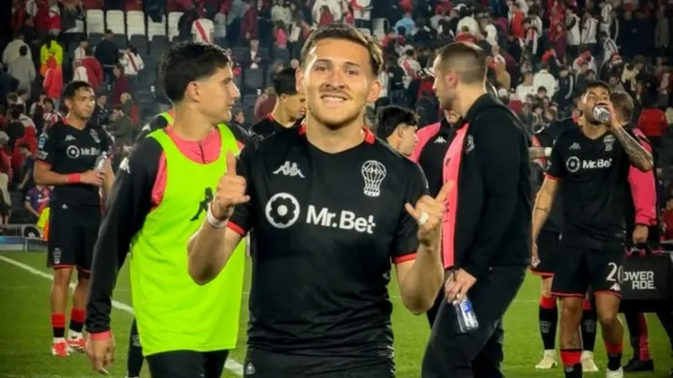 Huracán chicaneó a River tras ganarle en el Estadio Monumental.