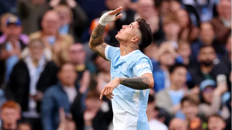 Enzo Fernández festeja su primer gol en el City.