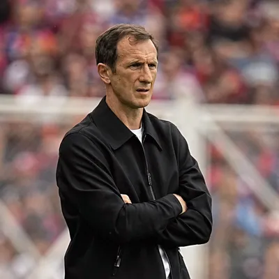 Arruabarrena recupera dos futbolistas para enfrentar a Racing