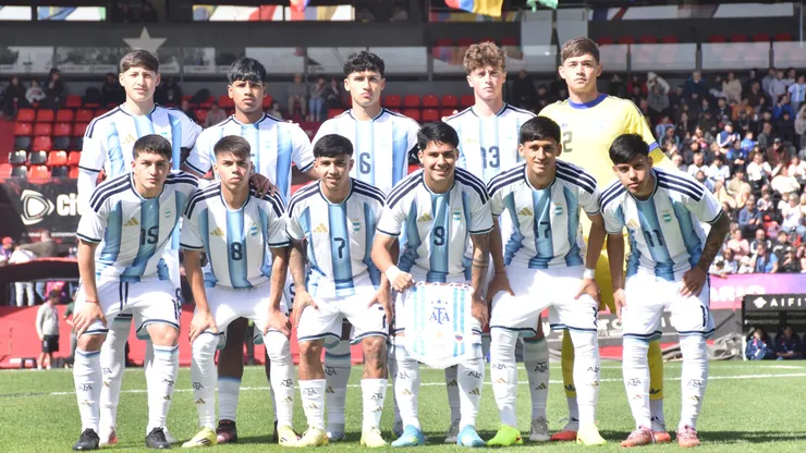 El equipo titular de la Selección Argentina Sub-19 ante Venezuela.