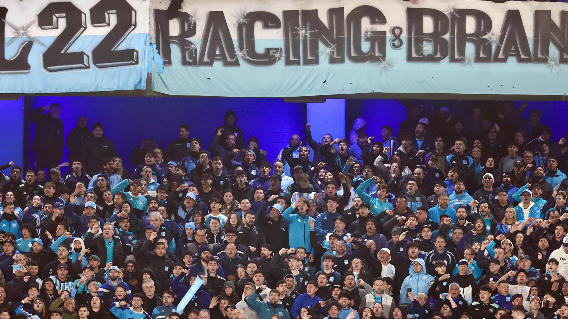 Hinchada de Racing Club en el Cilindro de Avellaneda (Getty Images)