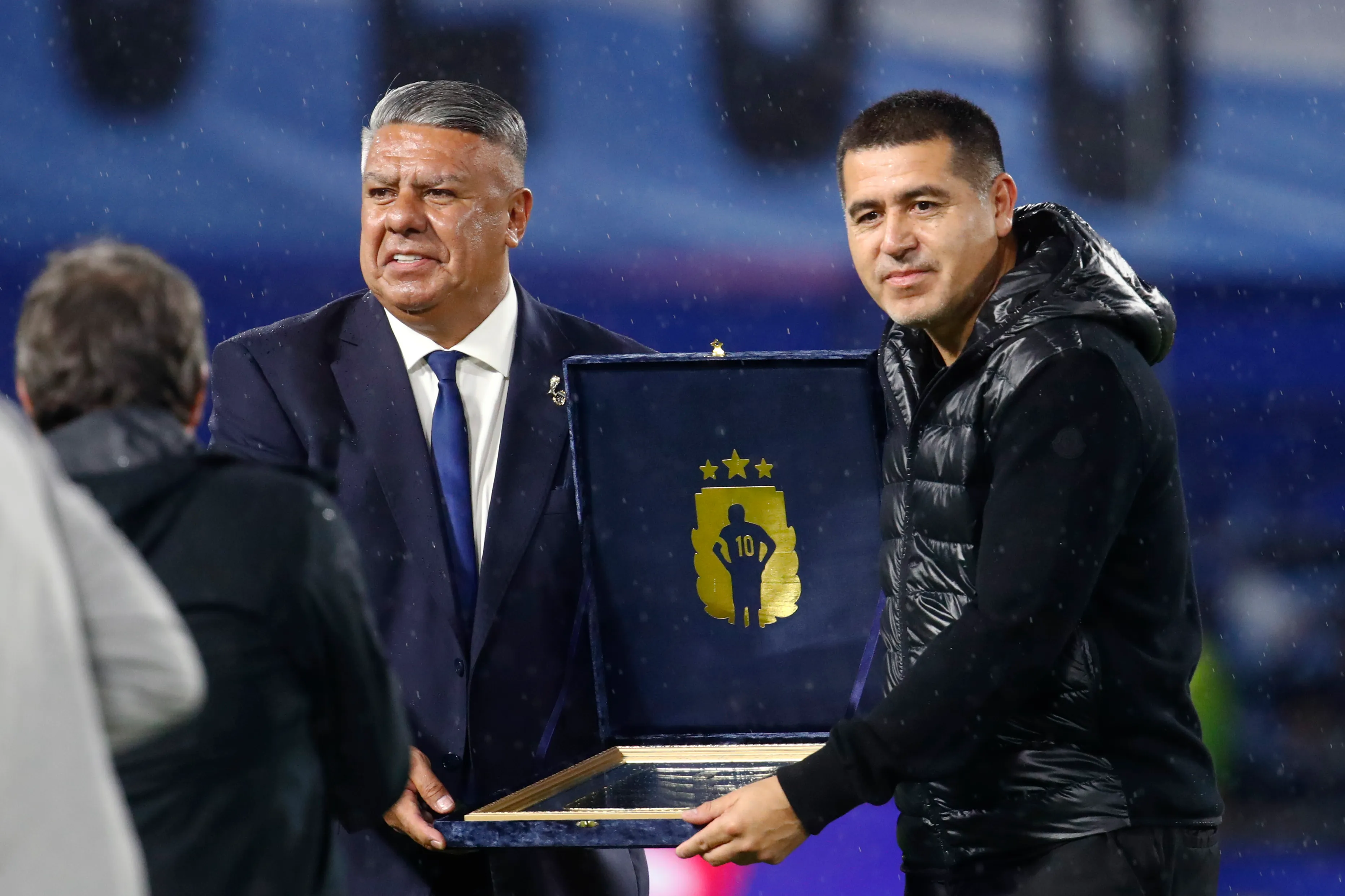 Claudio Tapia y Juan Román Riquelme en La Bombonera (Getty Images)