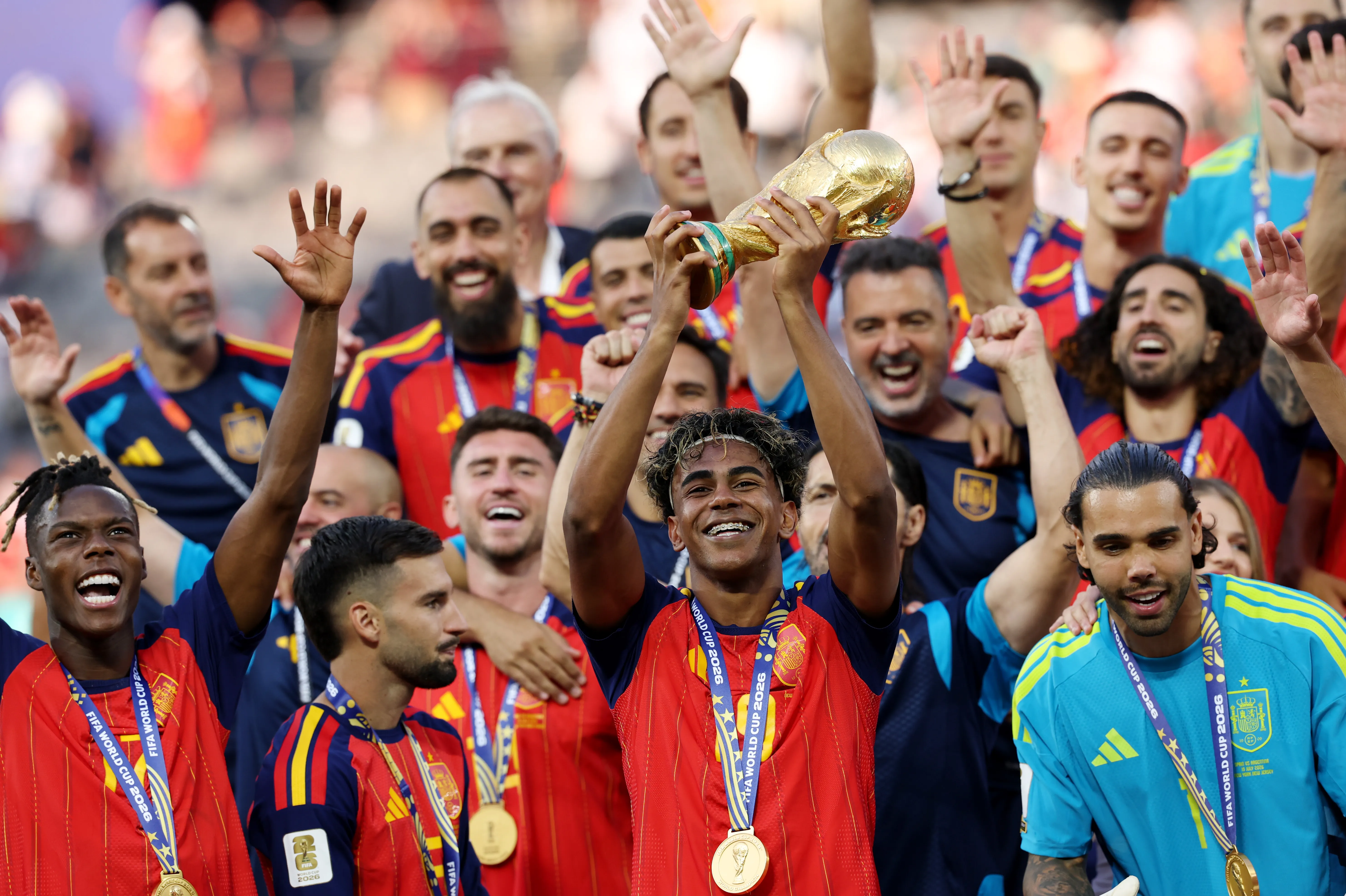 Lamine Yamal levantó la Copa del Mundo. (Foto: Getty)