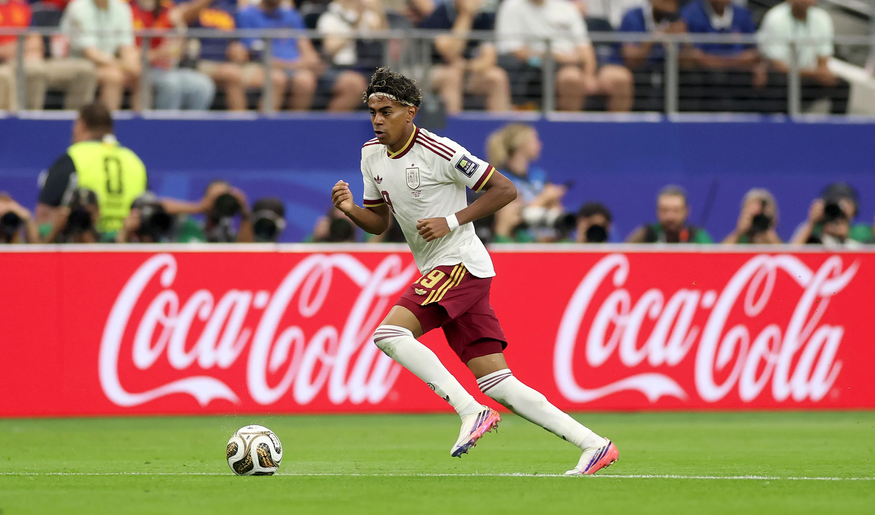 Lamine Yamal en la semifinal ante Francia. (Foto: Getty).