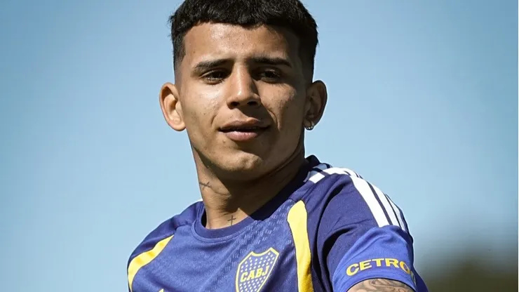 Flores, a horas de un cruce clave con Boca mientras sueña con el debut en la Selección