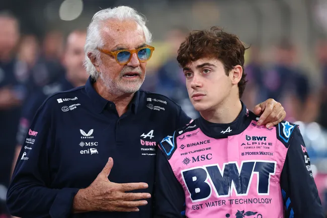 Franco Colapinto y Briatore, de Alpine. (Getty Images)