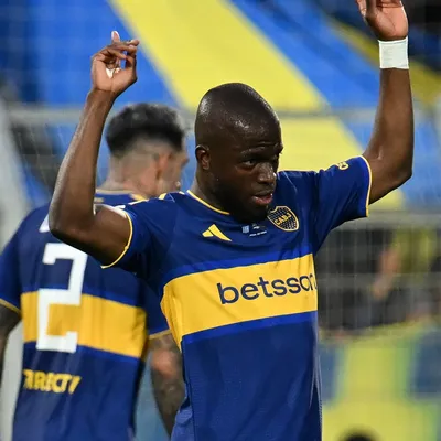 Con un hat-trick de Enner Valencia, Boca se lo dio vuelta a Racing