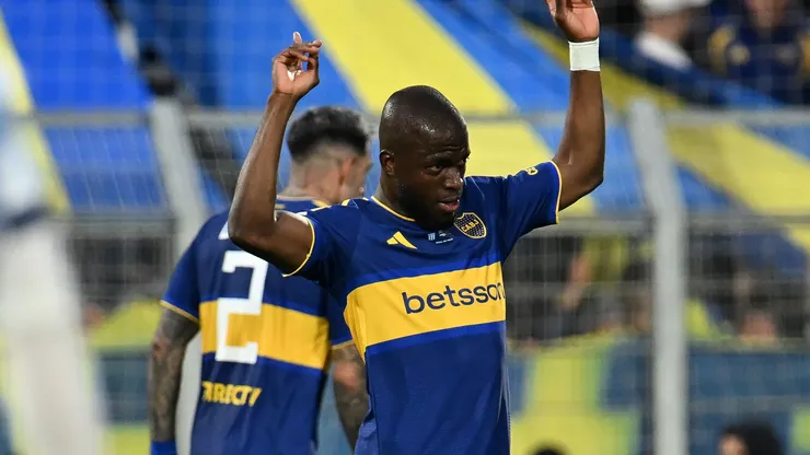 Enner Valencia festejando su doblete.