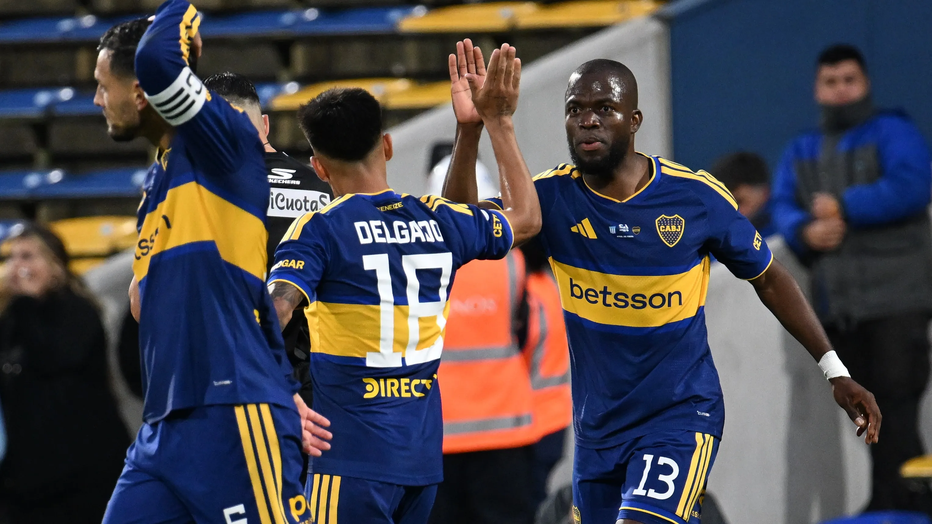 Enner Valencia, autor de los tres goles de Boca ante Racing. (Getty Images)
