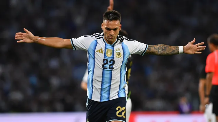Lautaro Martínez festejando el 1-0 de Argentina.