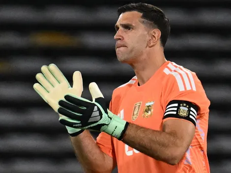 Dibu Martínez reveló en dónde le gustaría jugar con la Selección Argentina: “Siento mucho el cariño”