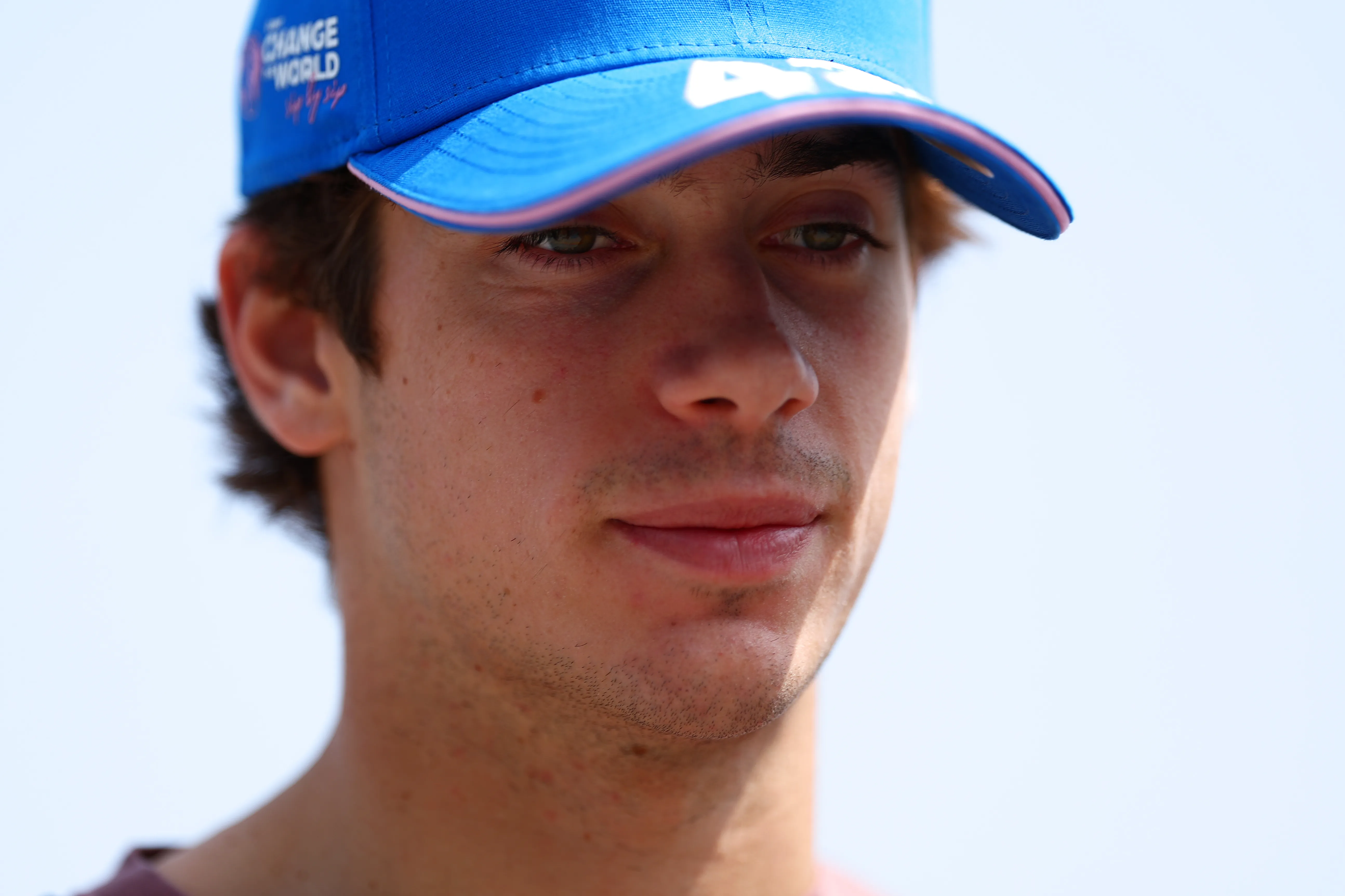 Franco Colapinto, en su llegada al paddock del Circuito de Sepang (Getty Images)