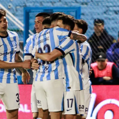 Sufrió pero ganó: Racing venció 2-1 a Estudiantes de Río Cuarto