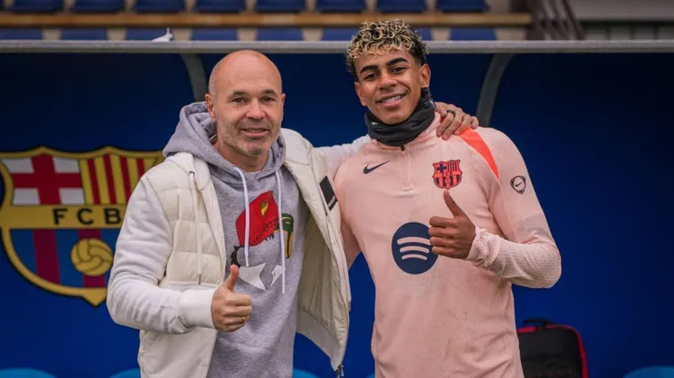 Andrés Iniesta y Lamine Yamal, en FC Barcelona.