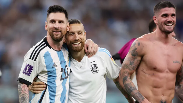 Alejandro Gómez junto a Lionel Messi en la Selección Argentina.