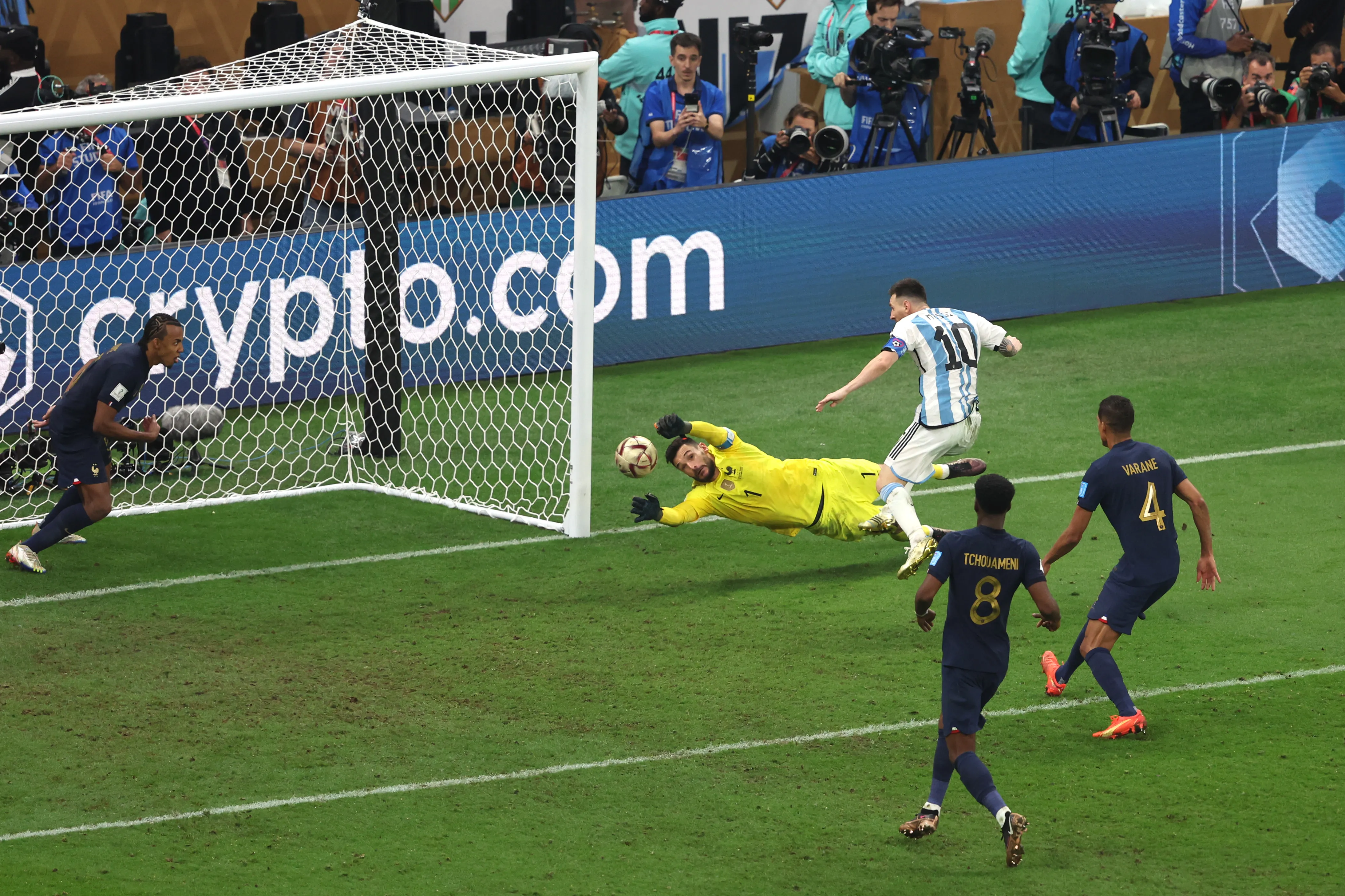 La Pulga marca el tercero ante Francia en el Lusail. (Foto: Getty).