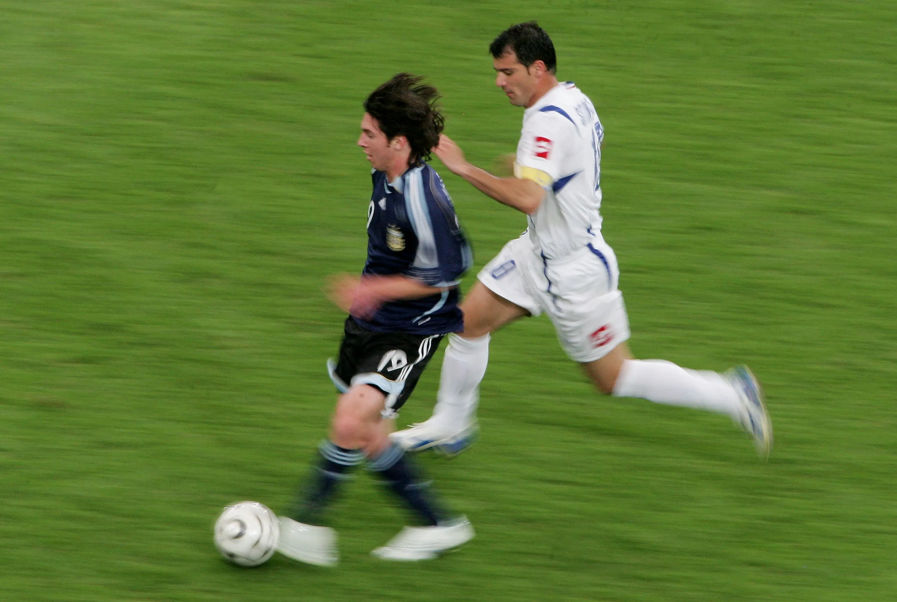 Messi tuvo su estreno goleador en un Mundial ante Serbia y Montenegro. (Foto: Getty).