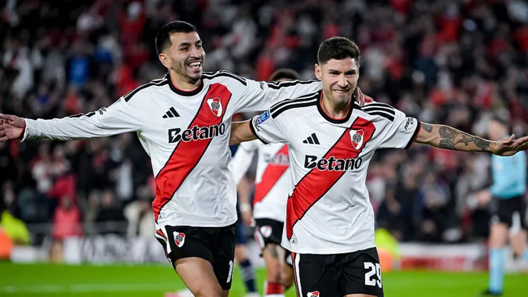 Ángel Correa y Gonzalo Montiel, figuras de River Plate.