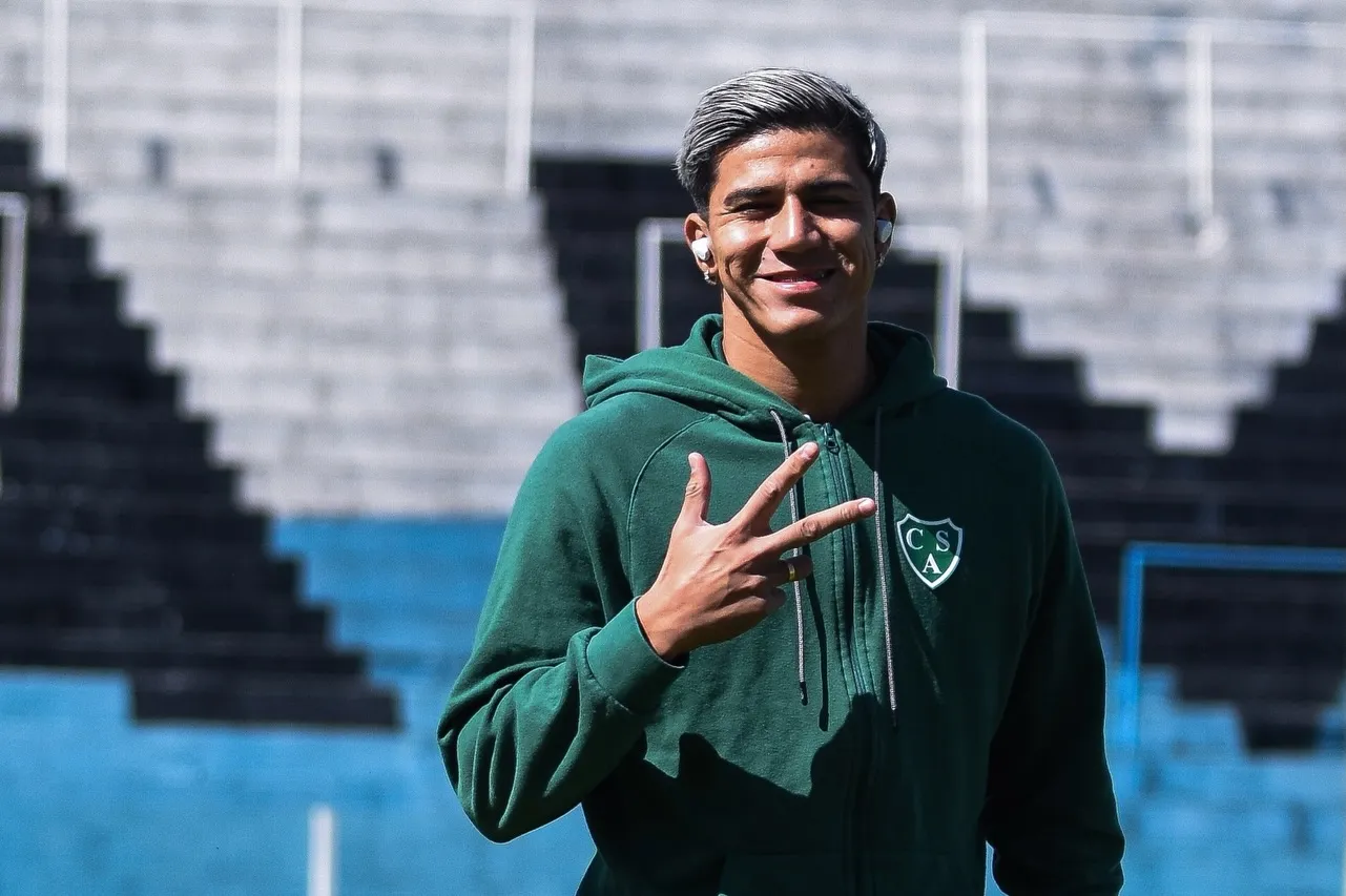 Junior Marabel, futbolista de Sarmiento de Junín. (@junior_marabel.27)