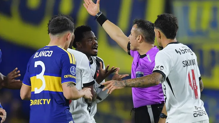 Andrés Gómez fue expulsado por doble amarilla ante Boca