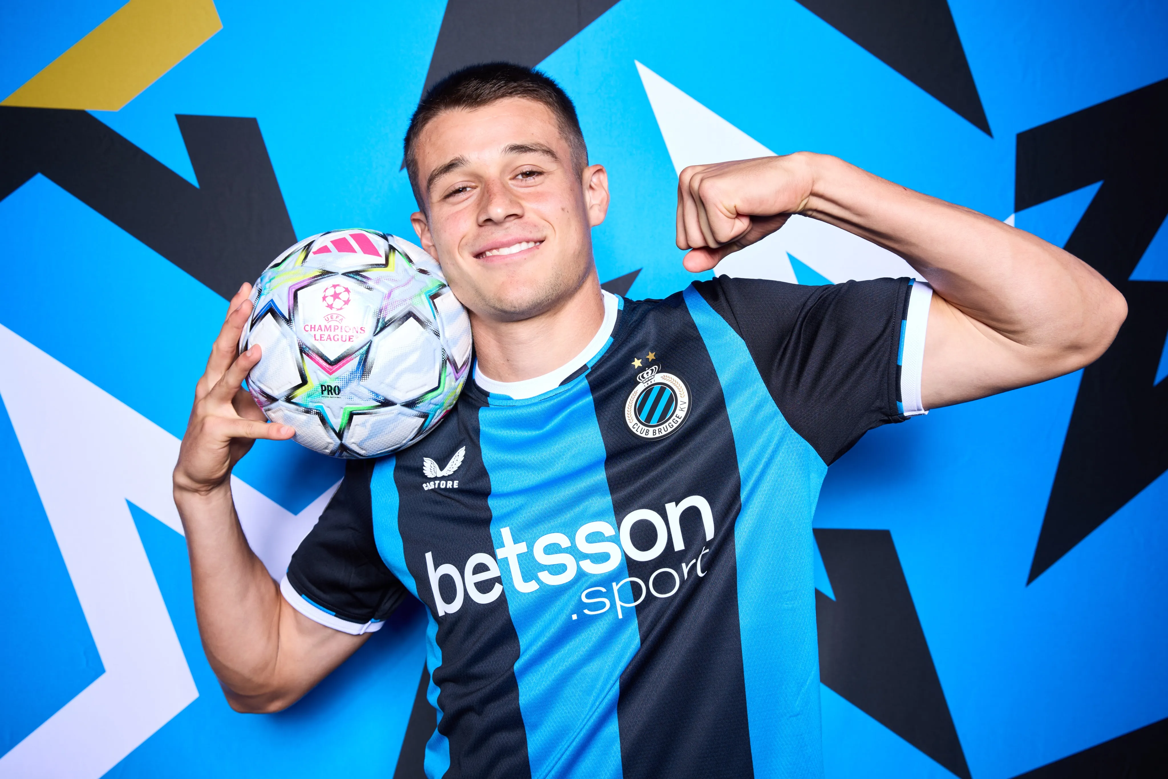 Nicolò Tresoldi se llevó la pelota (@ClubBrugge)