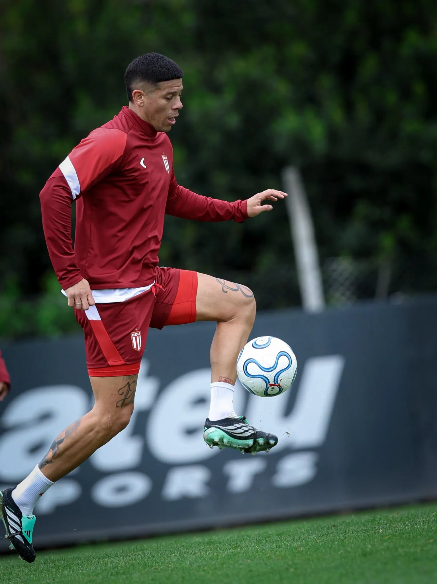 Marcos Rojo se sumó al Pincha tras una larga negociación. (Foto: Prensa Estudiantes).