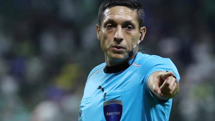 Jesús Valenzuela, el árbitro de la vuelta entre Vasco y Boca