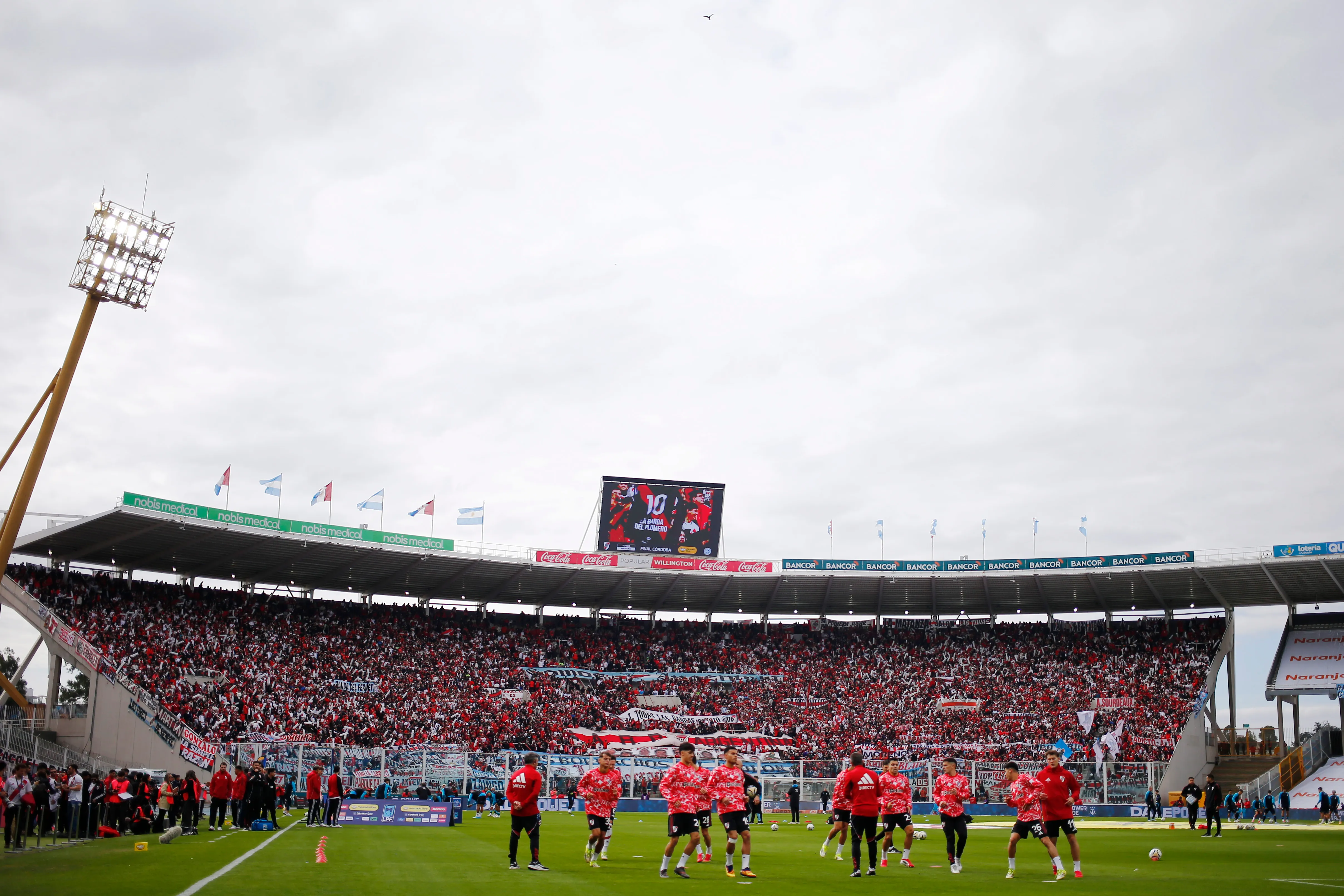 Los hinchas de River en el Kempes. (Foto: Getty).