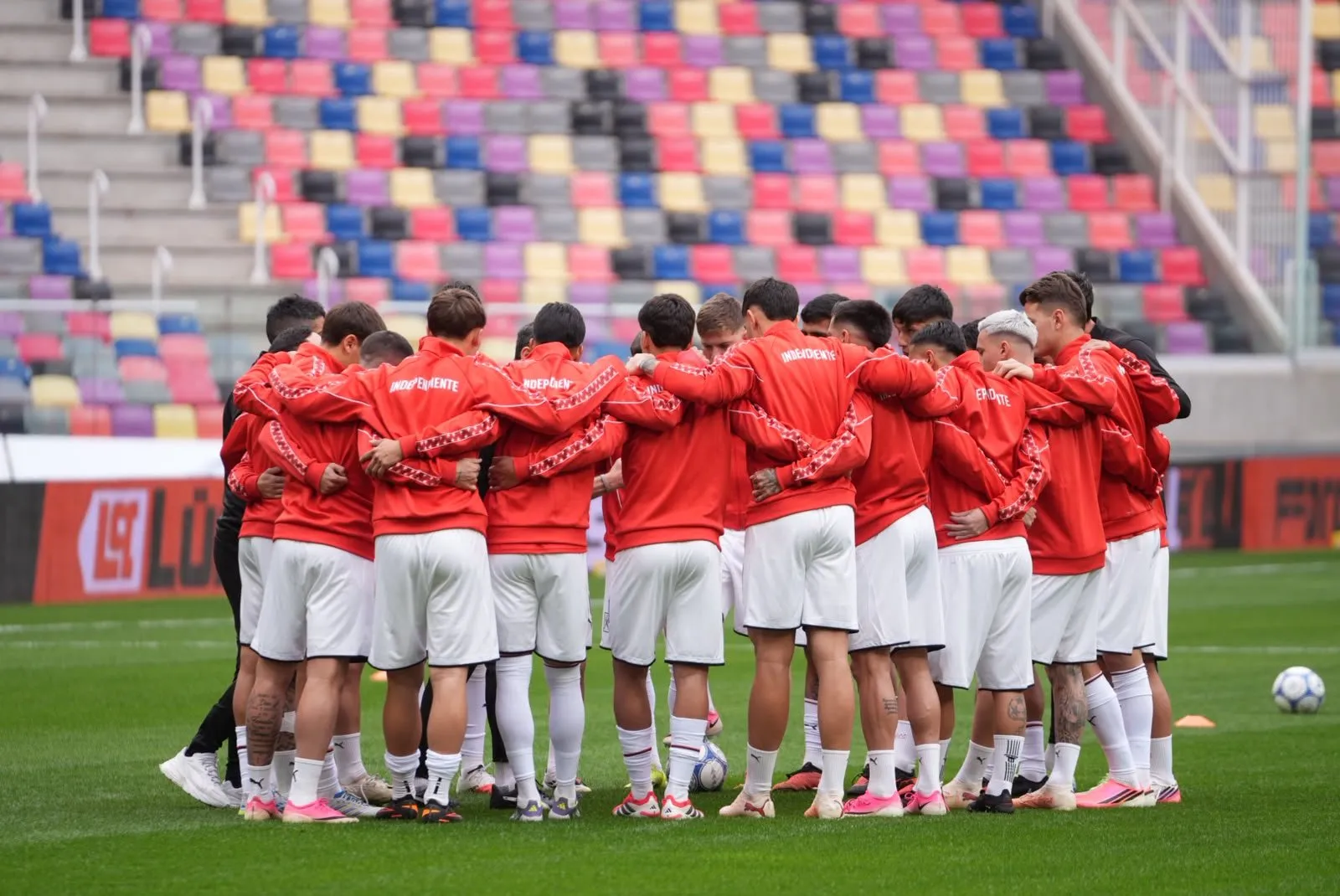 Los futbolistas de Independiente. (@CAIndependiente)