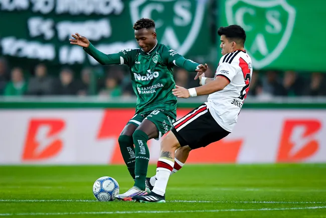 Acuña salió con molestias en el empeine y el hombro izquierdo. (Foto: Getty).