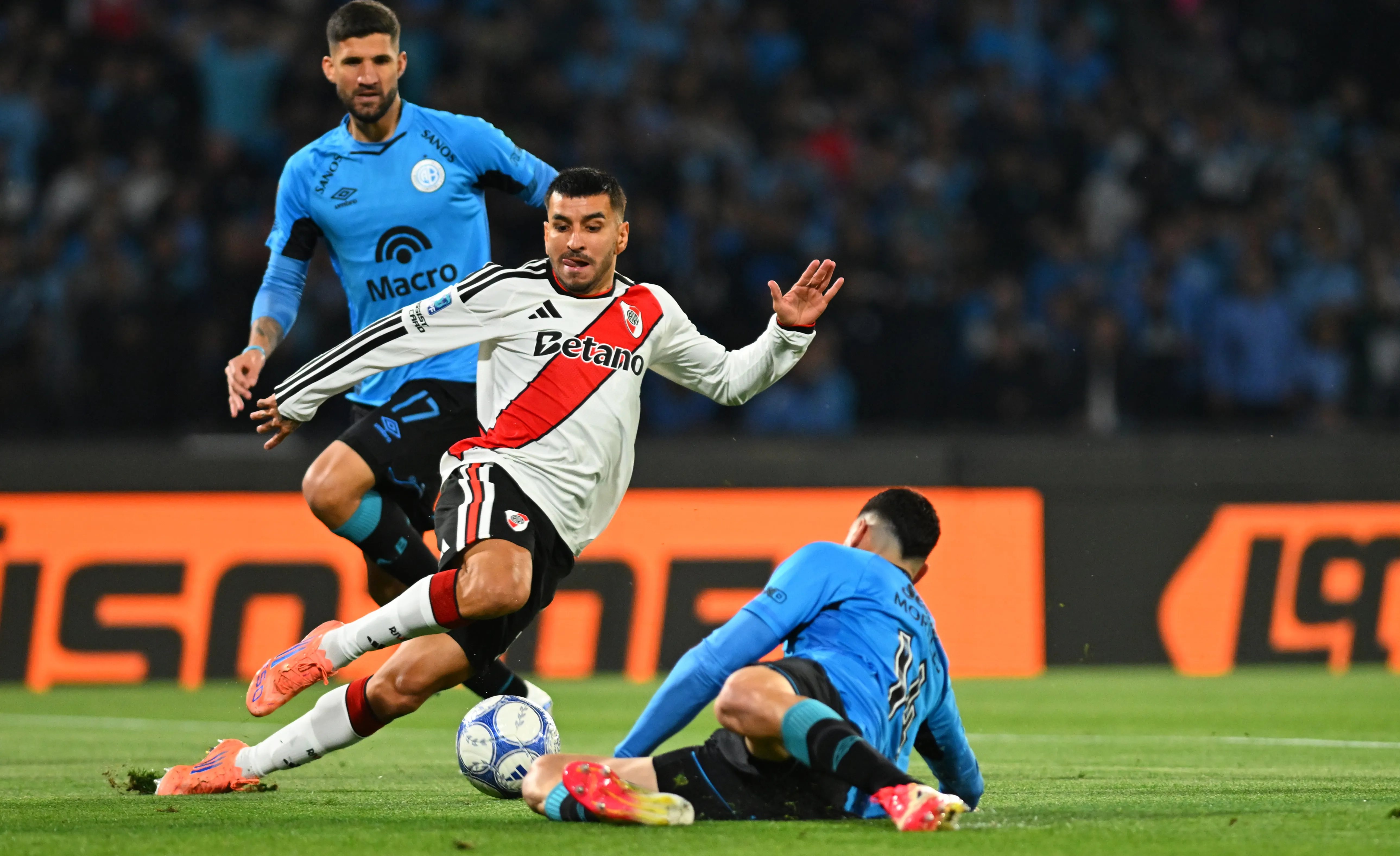 Ángel Correa ante Belgrano. (Foto: Getty).
