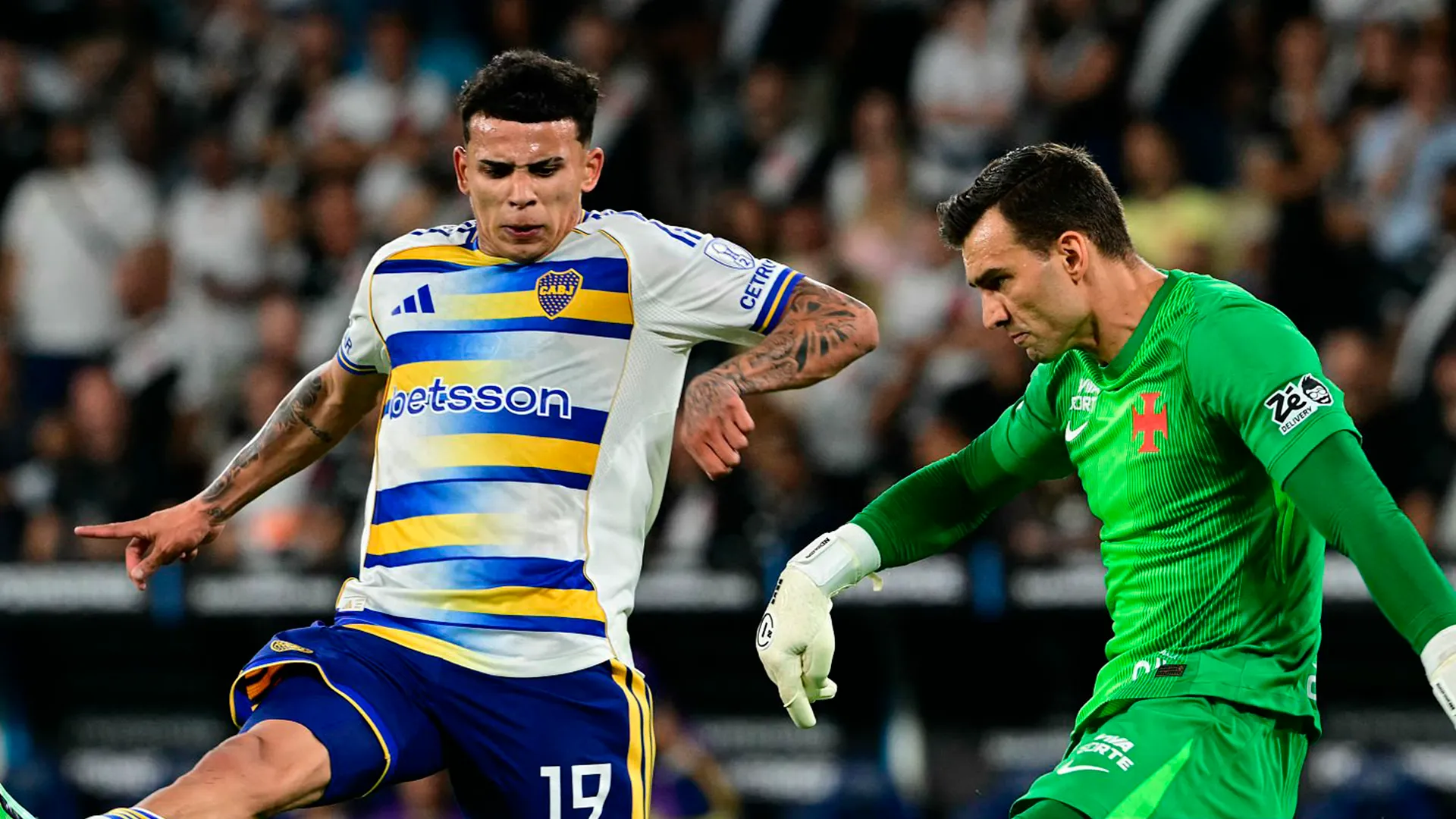 Leonel Flores no tuvo una buena serie contra Vasco da Gama (Getty Images)