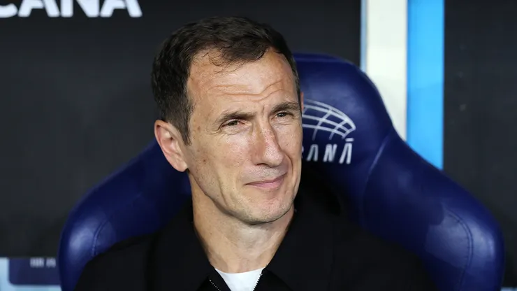 Rodolfo Arruabarrena en el banco de suplentes del Maracaná