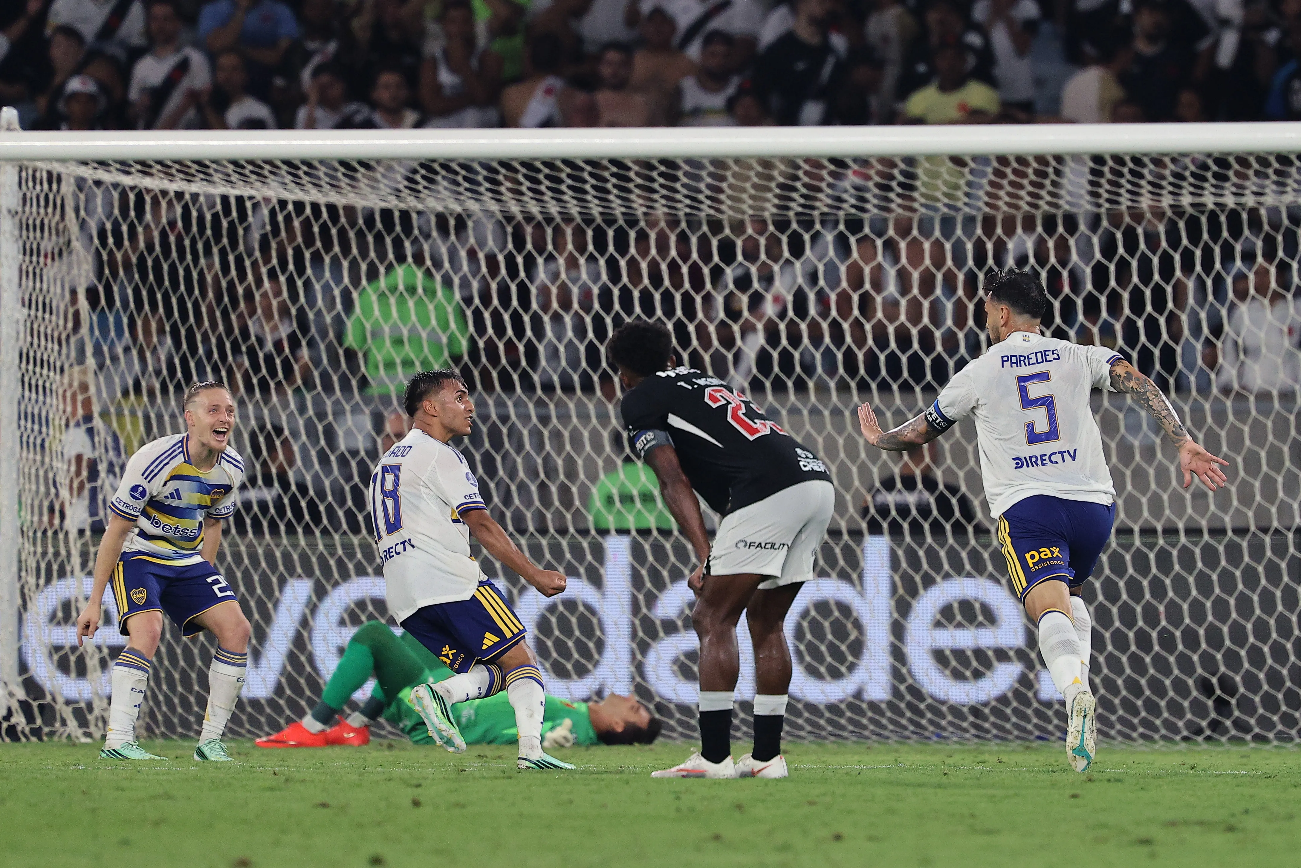 Paredes celebra su tanto ante Vasco da Gama. (Foto: Getty).