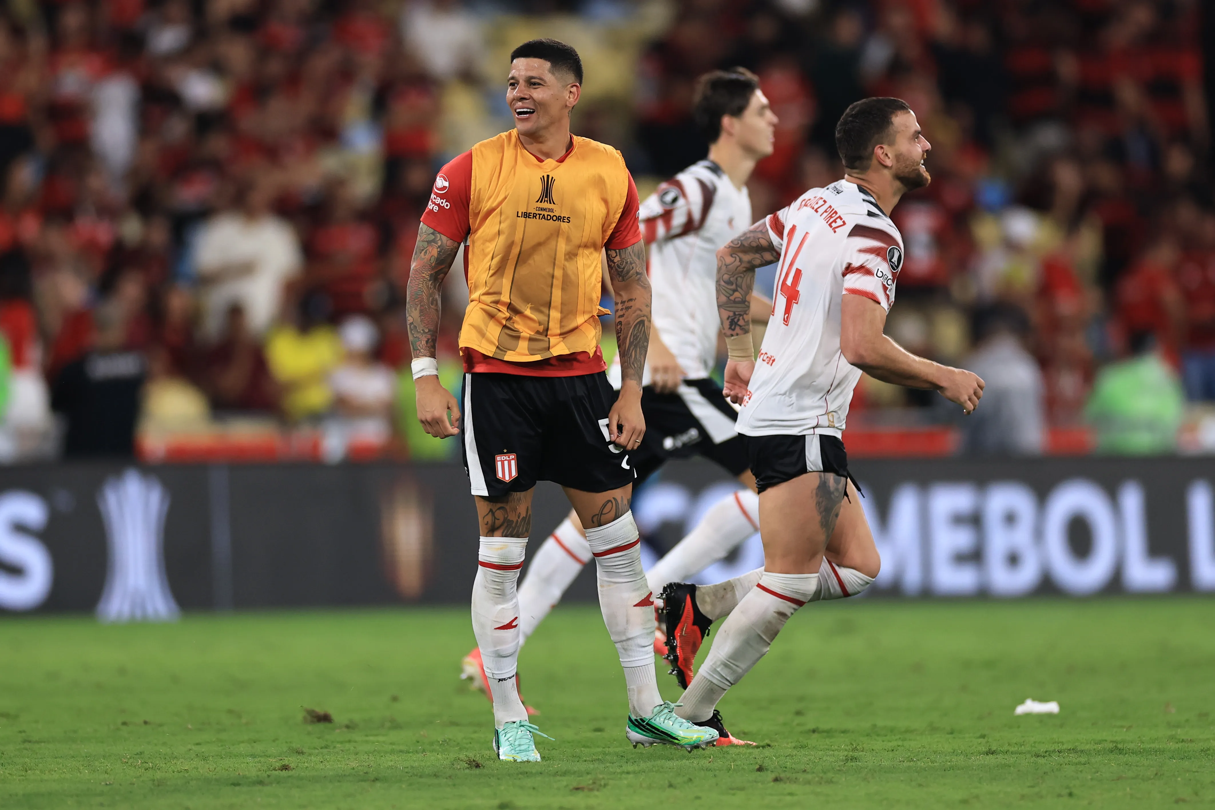 Marcos Rojo celebra la clasificación a la final. (Foto: Getty).