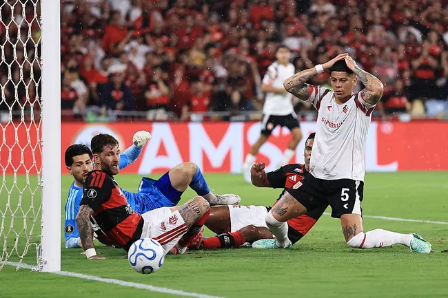 Marcos Rojo, en Estudiantes – Flamengo por la Copa Libertadores 2026. (Getty Images)