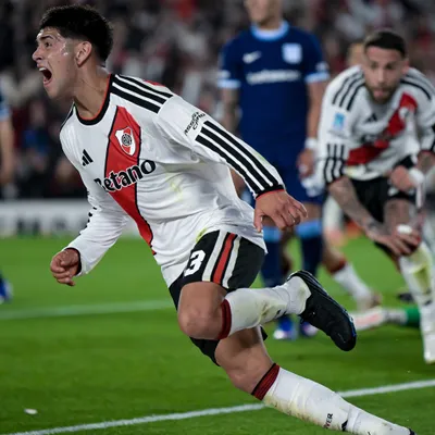 River fue más que Racing, ganó y llega en buena forma al Superclásico