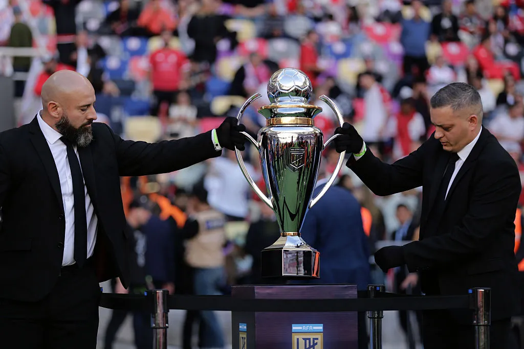 El trofeo del Fútbol Argentino. (Getty Images)