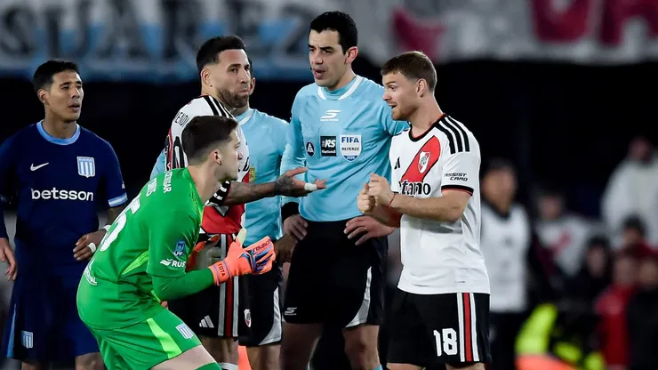 Rey Hilfer anuló el tanto de Correa ante Racing