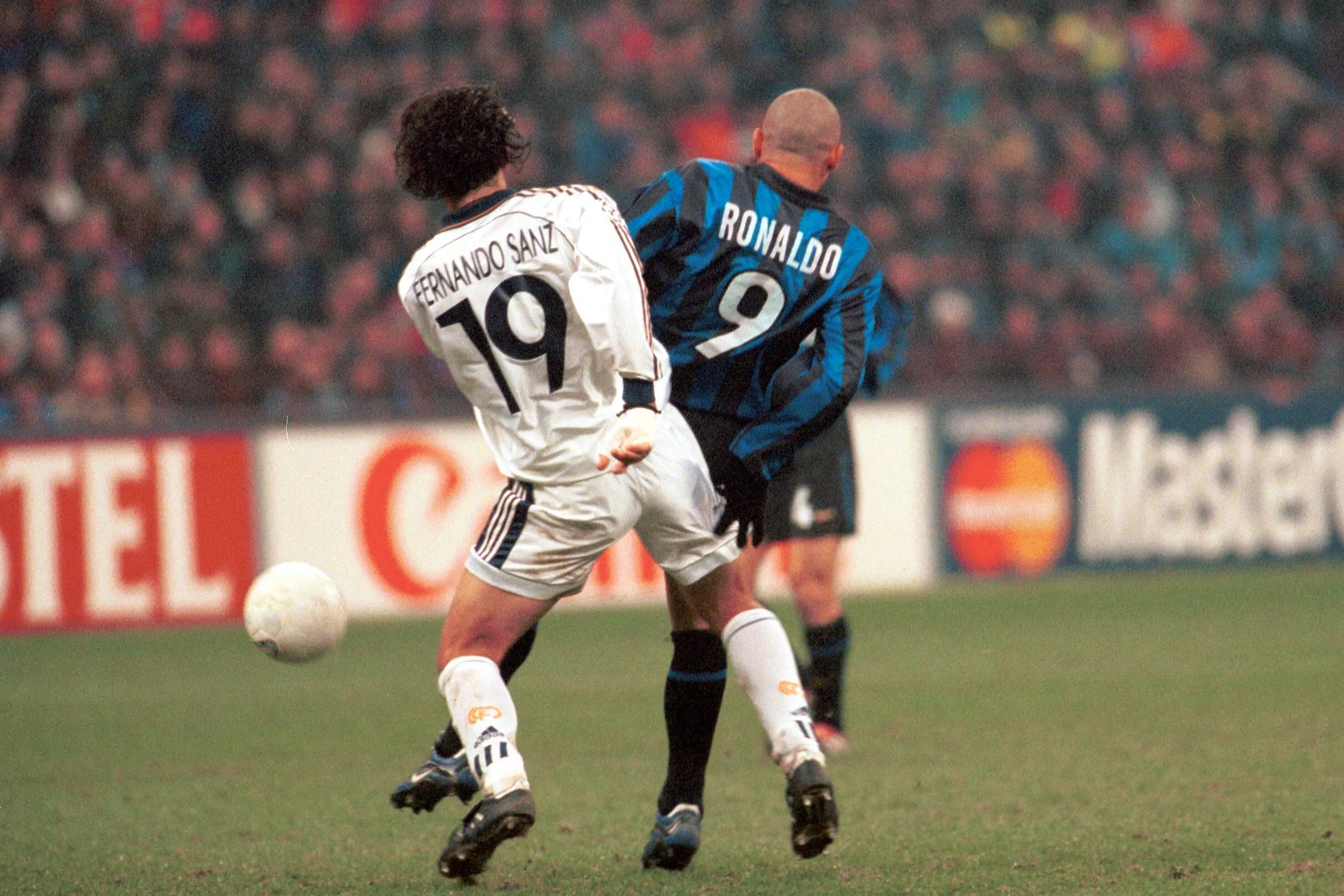 Sanz marca a Ronaldo. (Foto: Imago).
